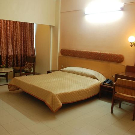 Hotel Raviraj Pune Eksteriør billede