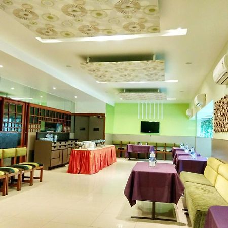 Hotel Raviraj Pune Eksteriør billede