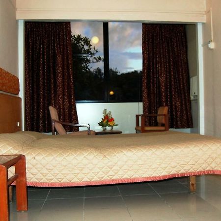 Hotel Raviraj Pune Eksteriør billede