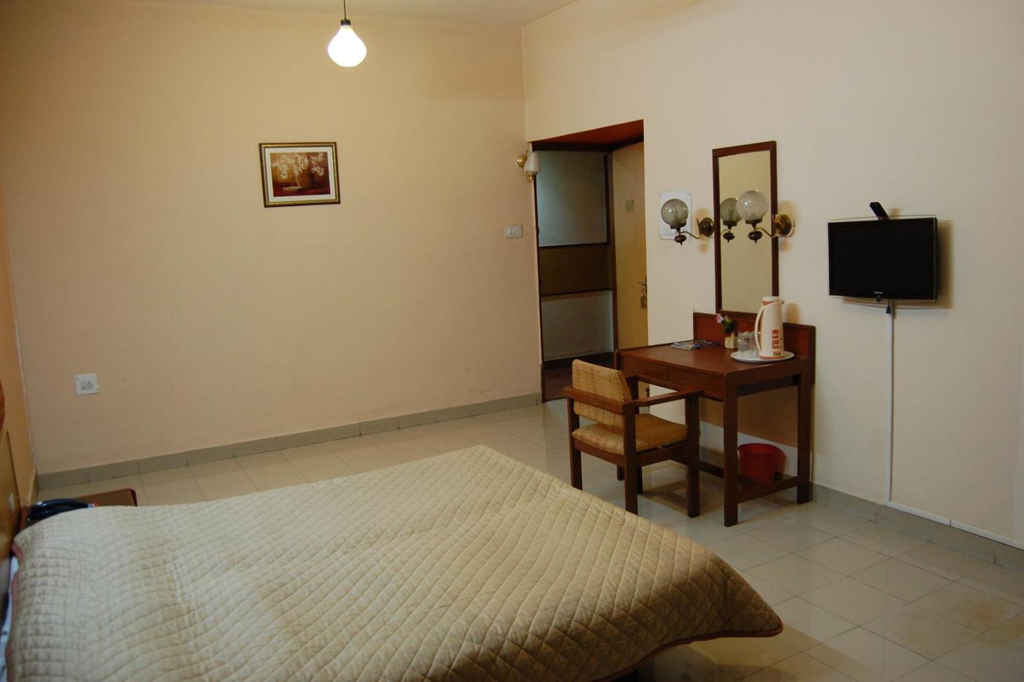 Hotel Raviraj Pune Eksteriør billede