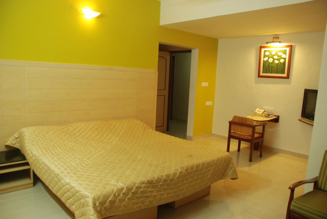 Hotel Raviraj Pune Eksteriør billede