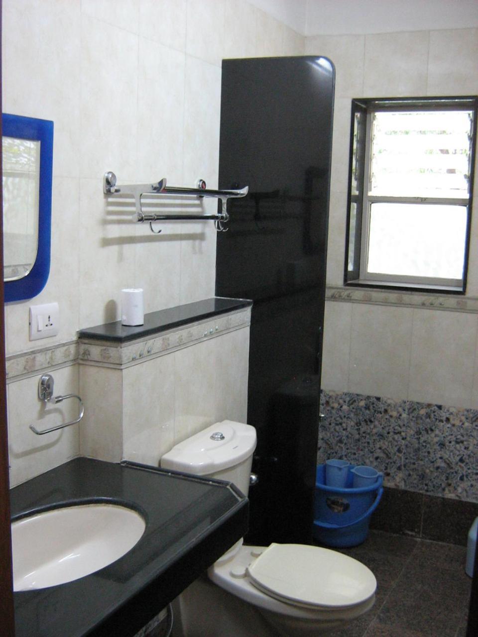 Hotel Raviraj Pune Eksteriør billede