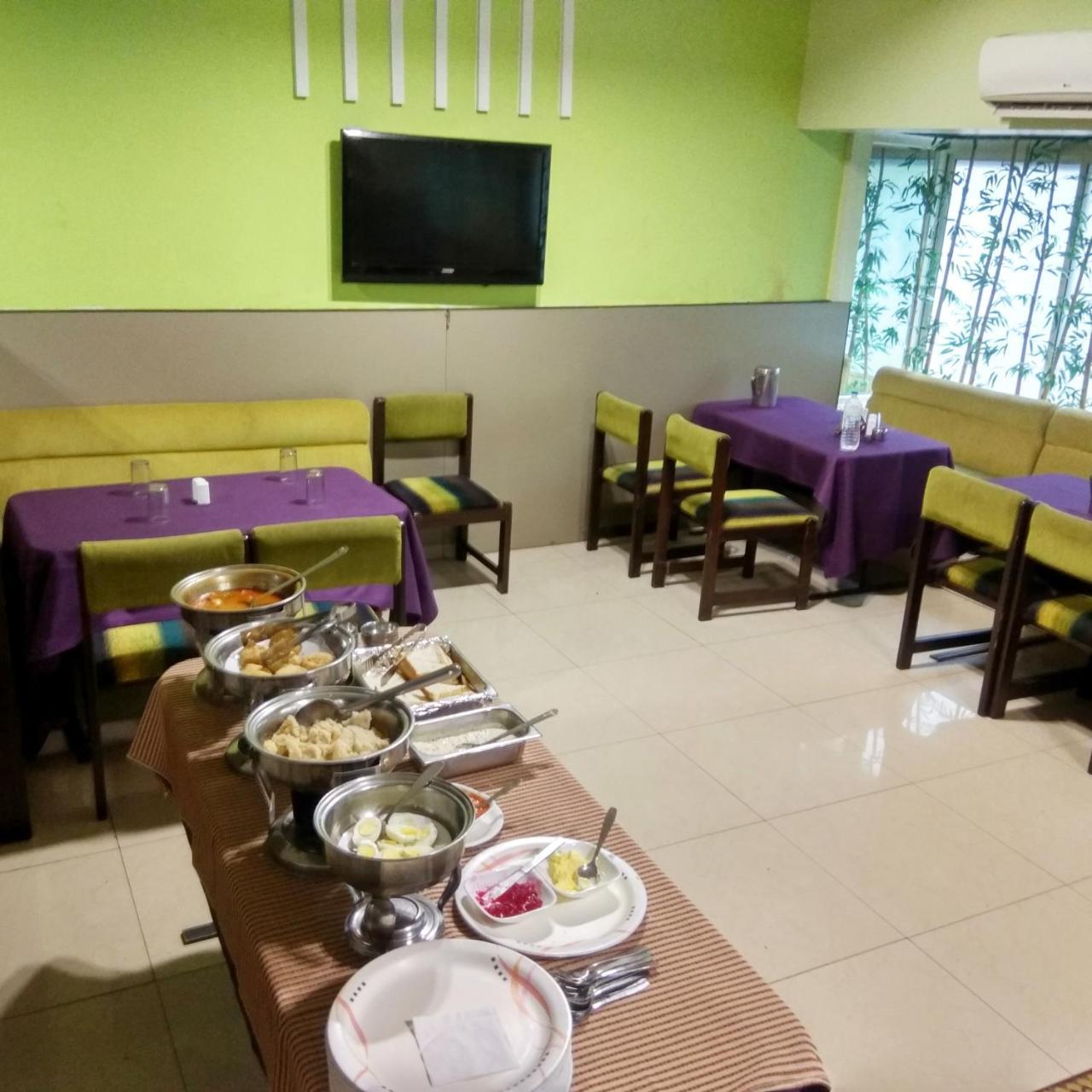 Hotel Raviraj Pune Eksteriør billede