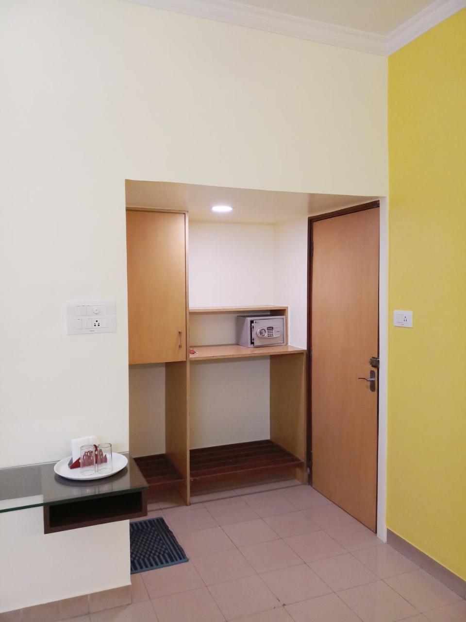 Hotel Raviraj Pune Eksteriør billede