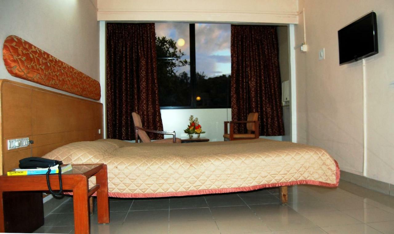 Hotel Raviraj Pune Eksteriør billede